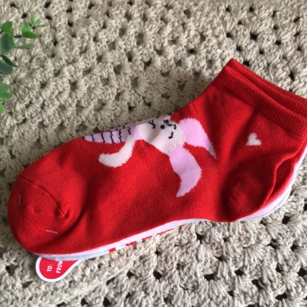 Disney Winnie the Pooh Valentines Love Socks